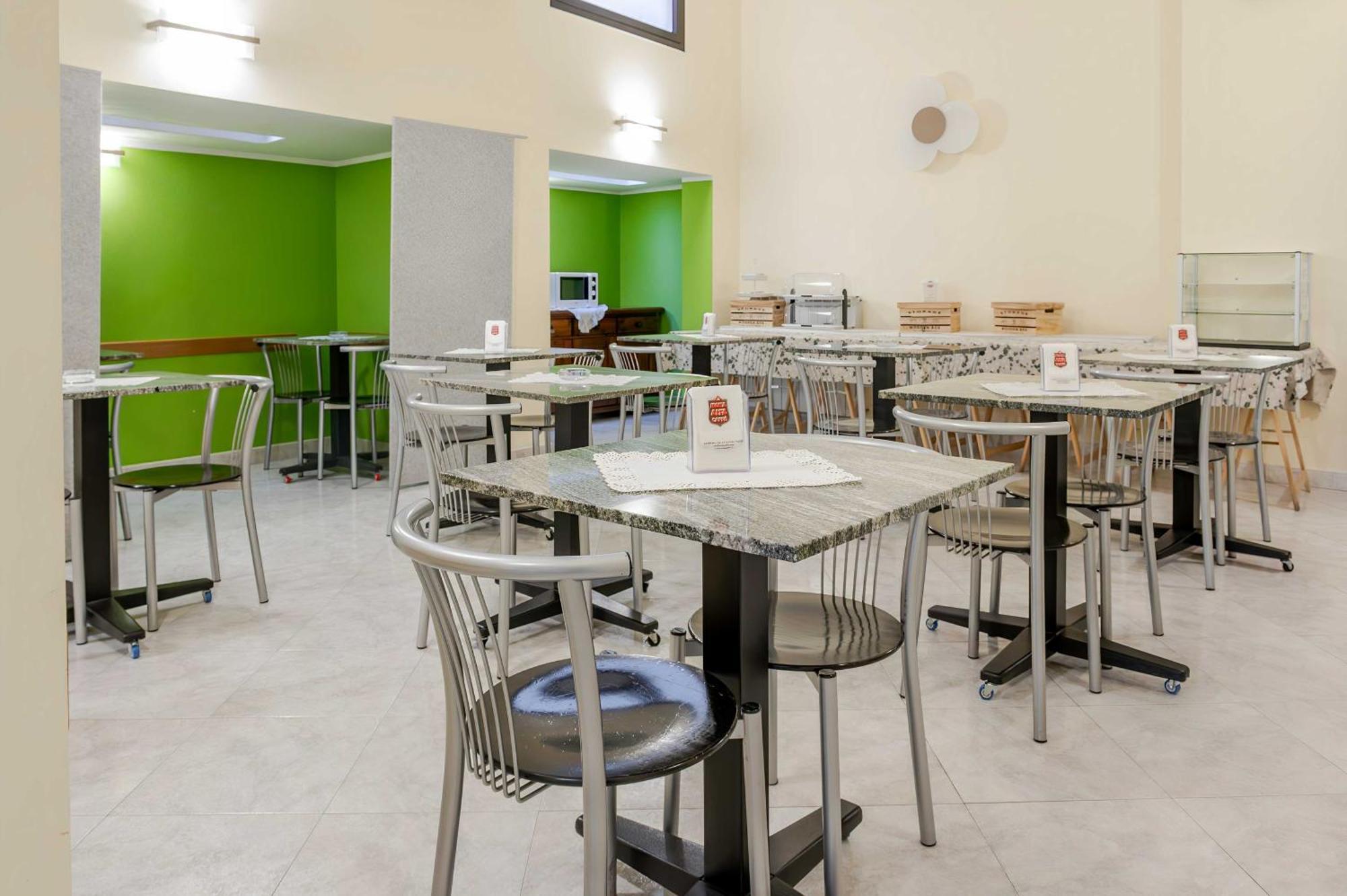 Hotel Posta - 3 Stars - Comfortable Stay In Ventimiglia Eksteriør billede