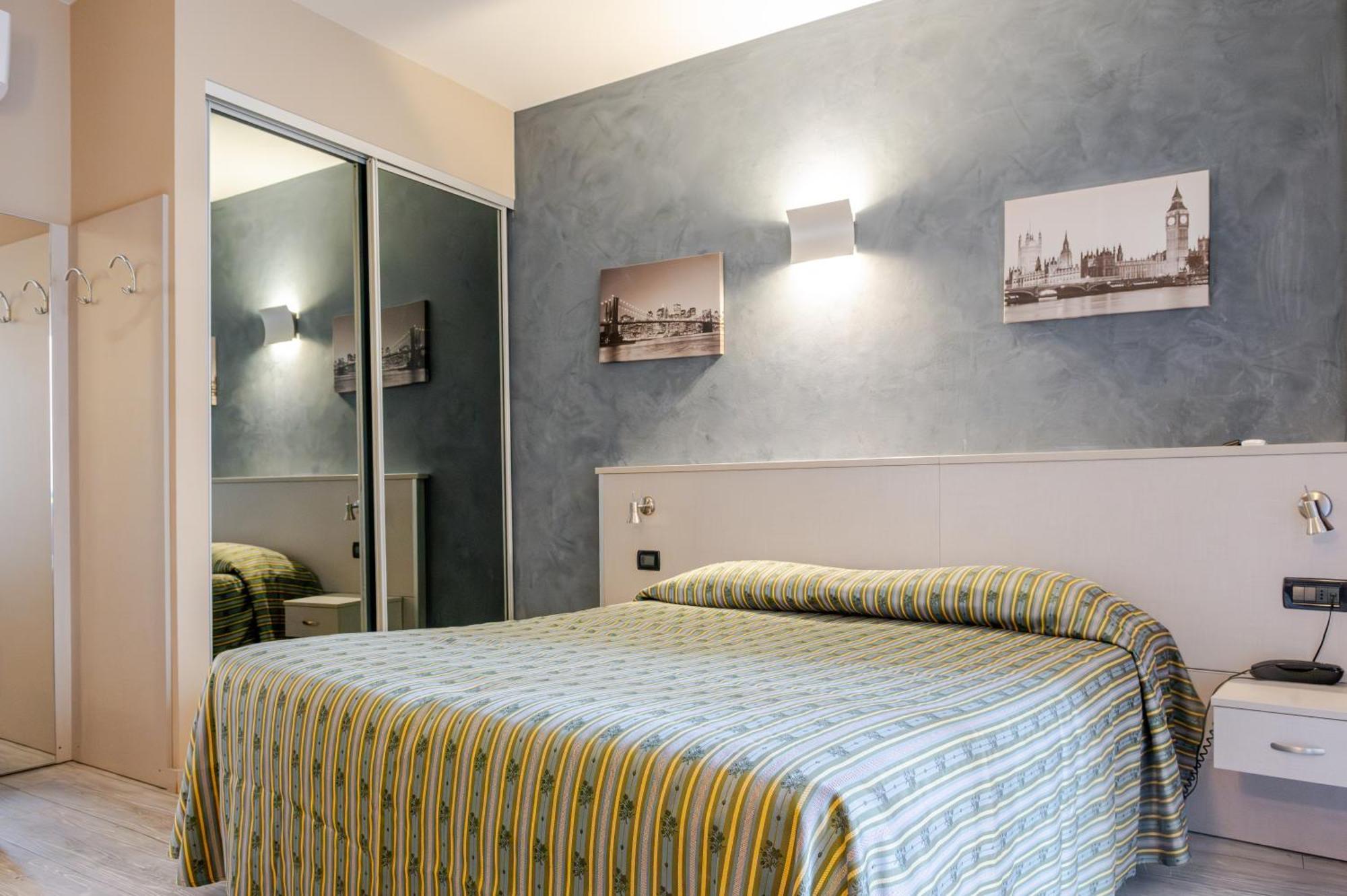 Hotel Posta - 3 Stars - Comfortable Stay In Ventimiglia Eksteriør billede